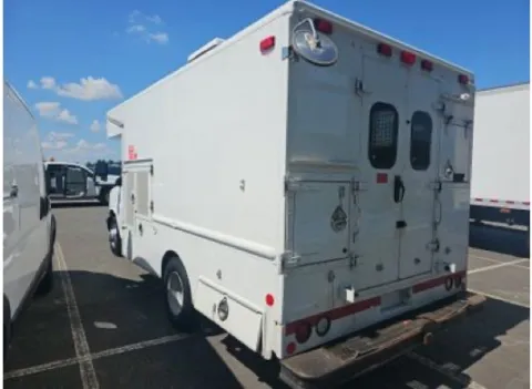 More photos of 2009 GMC Savana Cutaway RWD 3500 139" WB Work Van at Dayton Work Trucks, OH