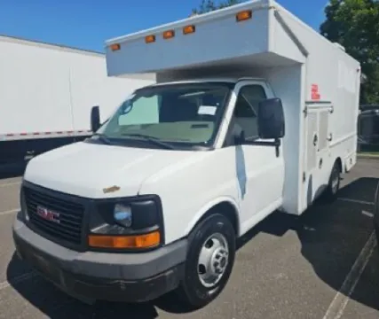 White 2009 GMC Savana Cutaway RWD 3500 139" WB Work Van for sale in Dayton, OH