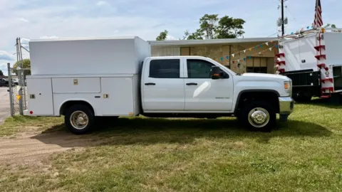 More photos of 2018 GMC Sierra 3500 HD 2WD Crew Cab 171.5" WB, 59.06" CA at Dayton Work Trucks, OH