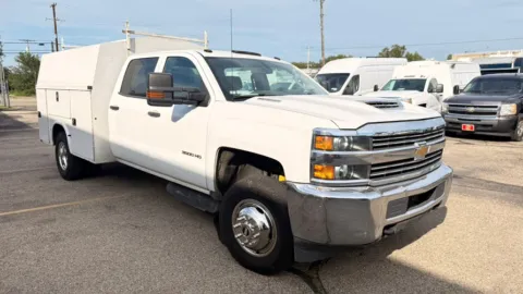 More photos of 2017 Chevrolet Silverado 3500 HD 2WD Crew Cab 171.5" WB, 59.06" CA WT at Dayton Work Trucks, OH