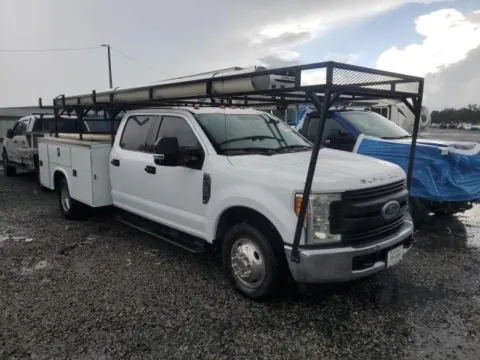 White 2017 Ford Super Duty F-350 DRW XLT 2WD Crew Cab 179" WB 60" CA for sale in Dayton, OH