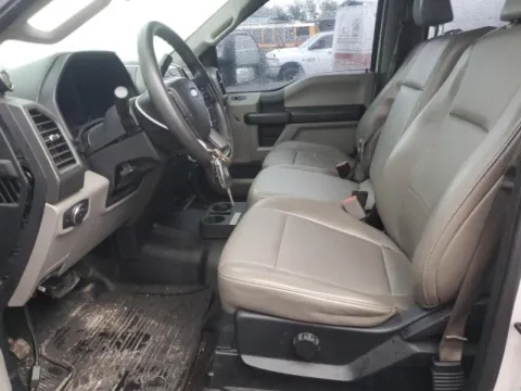 More photos of 2017 Ford Super Duty F-350 DRW XLT 2WD Crew Cab 179" WB 60" CA at Dayton Work Trucks, OH