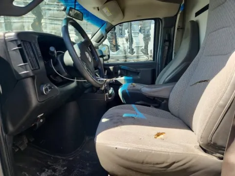 More photos of 2018 GMC Savana Commercial Cutaway 3500 Van 139" at Dayton Work Trucks, OH