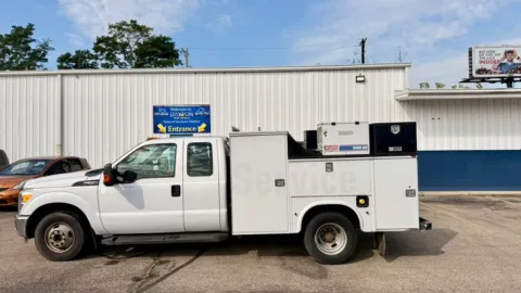 Photos of 2015 Ford Super Duty F-350 DRW 2WD SuperCab 162" WB 60" CA XLT for sale in Dayton, OH at Dayton Work Trucks