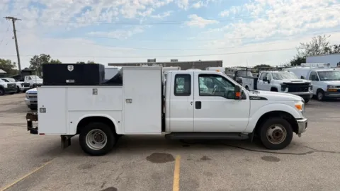 More photos of 2015 Ford Super Duty F-350 DRW 2WD SuperCab 162" WB 60" CA XLT at Dayton Work Trucks, OH