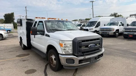 More photos of 2015 Ford Super Duty F-350 DRW 2WD SuperCab 162" WB 60" CA XLT at Dayton Work Trucks, OH