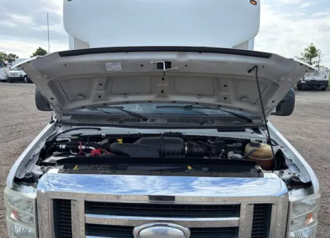 More photos of 2014 Ford Econoline Commercial Cutaway E-450 Super Duty 158" DRW at Dayton Work Trucks, OH