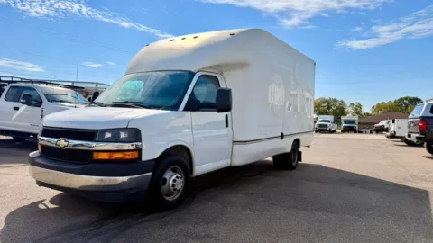 White 2018 Chevrolet Express Commercial Cutaway 3500 Van 177" for sale in Dayton, OH