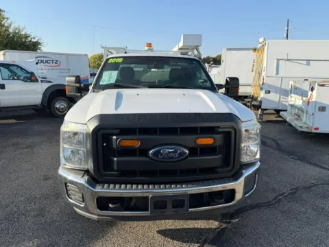 More photos of 2016 Ford Super Duty F-350 SRW 2WD SuperCab 142" XLT at Dayton Work Trucks, OH