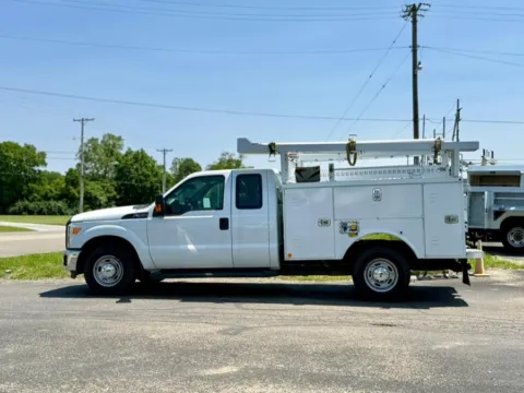 Photos of 2016 Ford Super Duty F-350 SRW 2WD SuperCab 142" XLT for sale in Dayton, OH at Dayton Work Trucks