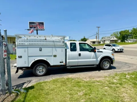More photos of 2016 Ford Super Duty F-350 SRW 2WD SuperCab 142" XLT at Dayton Work Trucks, OH