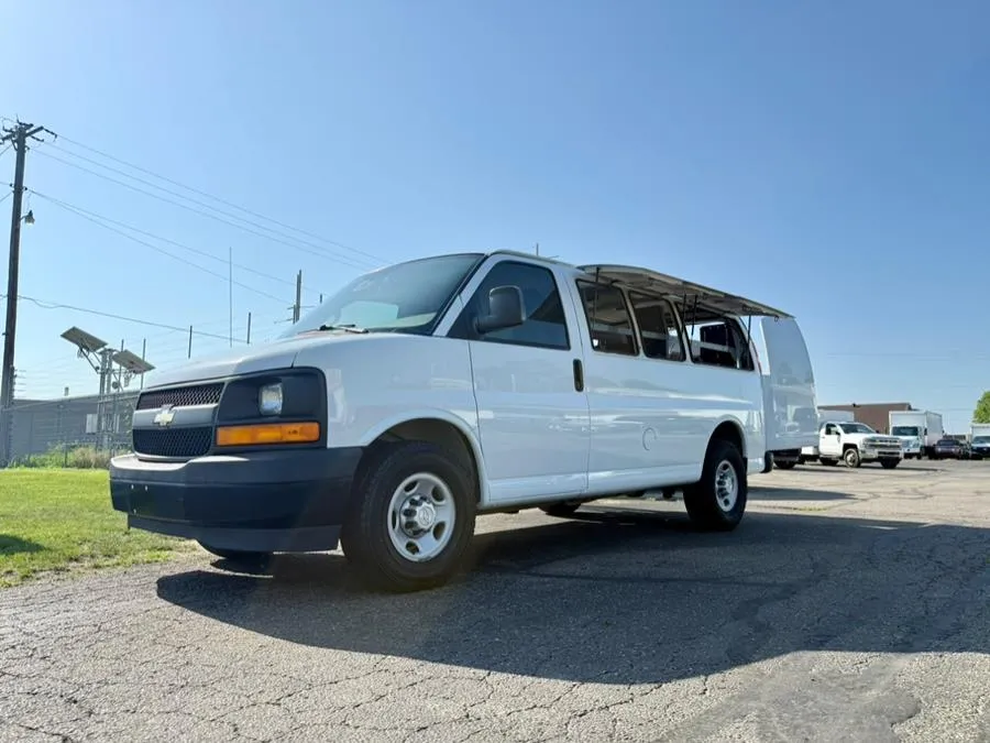 White 2017 Chevrolet Express Cargo Van RWD 3500 135" for sale in Dayton, OH