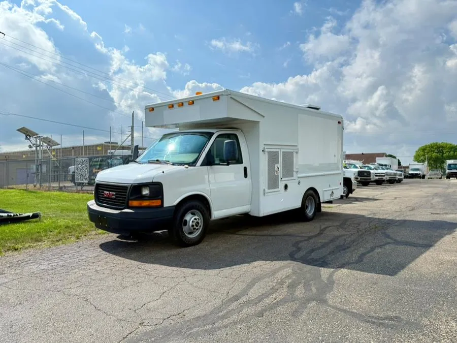 White 2009 GMC Savana Cutaway RWD 3500 139" WB Work Van for sale in Dayton, OH