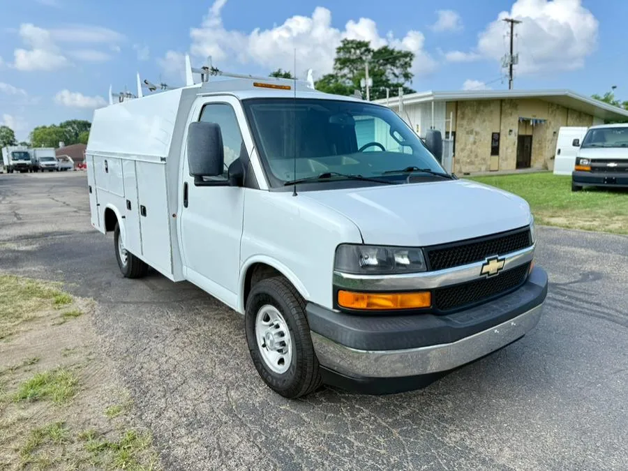 Used 2017 Chevrolet Express Commercial Cutaway 3500 Van 139