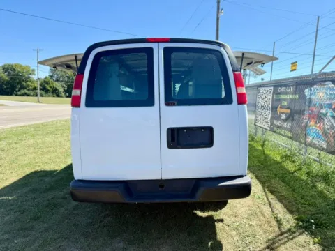 More photos of 2007 Chevrolet Express Cargo Van RWD 3500 135" at Dayton Work Trucks, OH