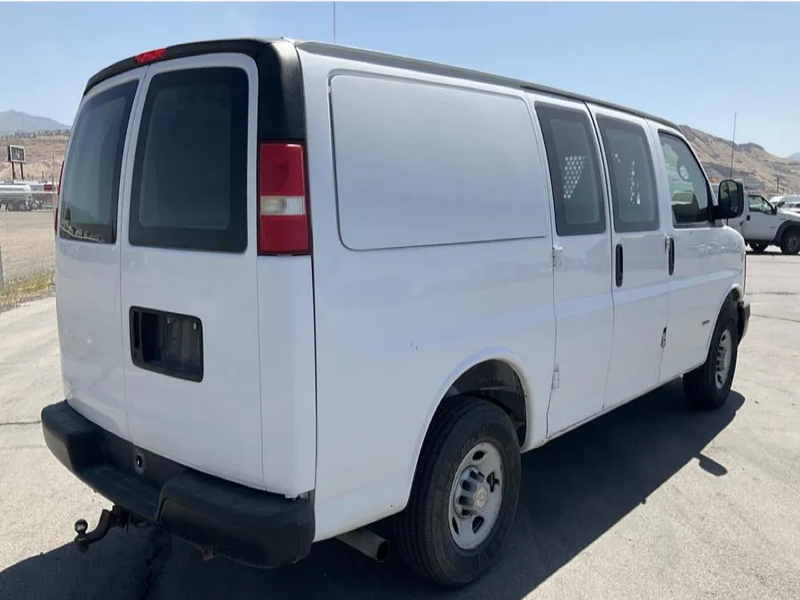 White 2007 Chevrolet Express Cargo Van RWD 3500 135" for sale in Dayton, OH