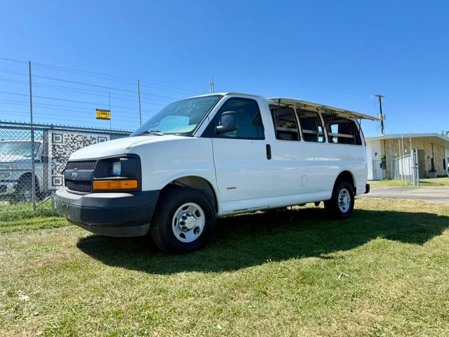 White 2007 Chevrolet Express Cargo Van RWD 3500 135" for sale in Dayton, OH