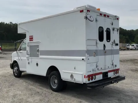 Photos of 2006 Chevrolet Express Commercial Cutaway 139" WB C7L DRW for sale in Dayton, OH at Dayton Work Trucks