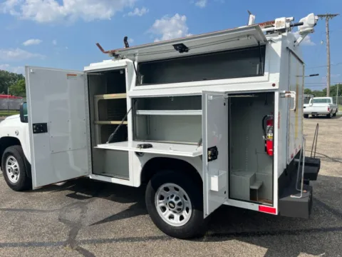 More photos of 2012 Chevrolet Silverado 3500HD 2WD Reg Cab 133.7" Work Truck at Dayton Work Trucks, OH