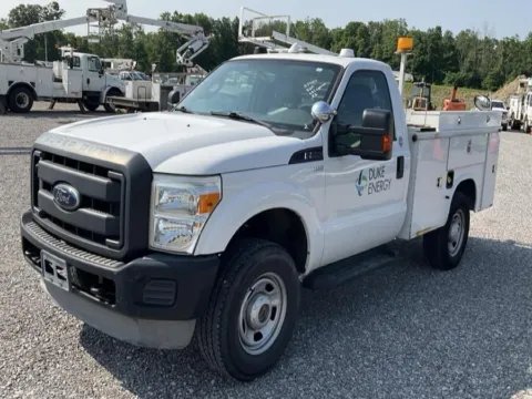 White 2013 Ford Super Duty F-350 SRW 4WD Reg Cab 137" XL for sale in Dayton, OH