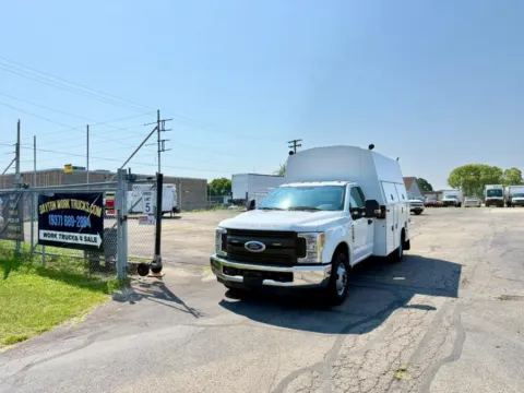 White 2018 Ford Super Duty F-350 DRW XL 2WD Reg Cab 145" WB 60" CA for sale in Dayton, OH