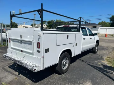 More photos of 2017 Chevrolet Silverado 2500HD 4WD Crew Cab 167.7" Work Truck at Dayton Work Trucks, OH