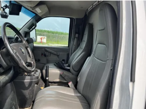More photos of 2017 Chevrolet Express Commercial Cutaway 3500 Van 139" at Dayton Work Trucks, OH