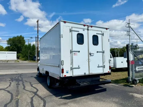 More photos of 2017 Chevrolet Express Commercial Cutaway 3500 Van 139" at Dayton Work Trucks, OH