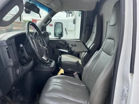 More photos of 2017 Chevrolet Express Commercial Cutaway 3500 Van 139" at Dayton Work Trucks, OH