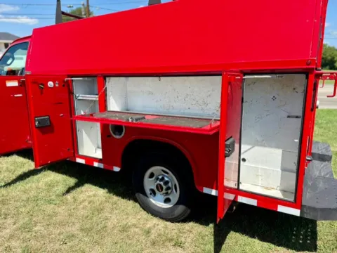 More photos of 2016 GMC Savana Commercial Cutaway 3500 Van 139" at Dayton Work Trucks, OH