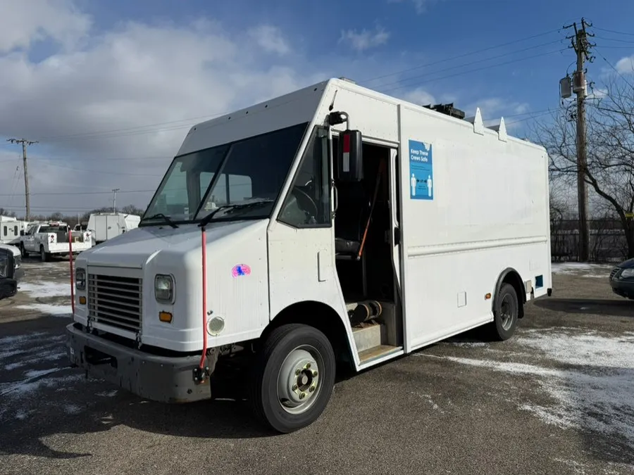 White 2016 Freightliner MT45 Stepvan 6.7 Cummins for sale in Dayton, OH