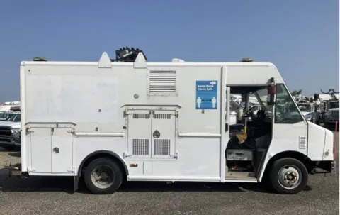 White 2016 Freightliner MT45 Stepvan 6.7 Cummins for sale in Dayton, OH