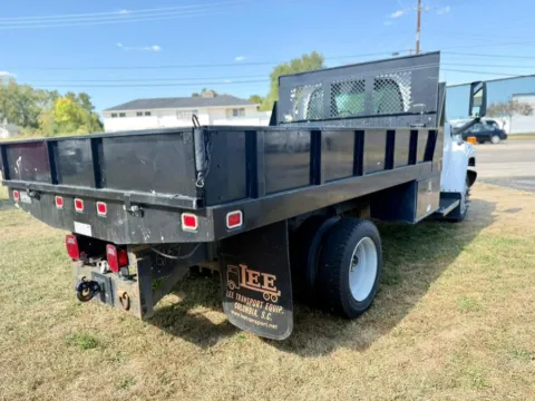 More photos of 2005 Chevrolet CC5500 Kodak/Topkick flatbed at Dayton Work Trucks, OH
