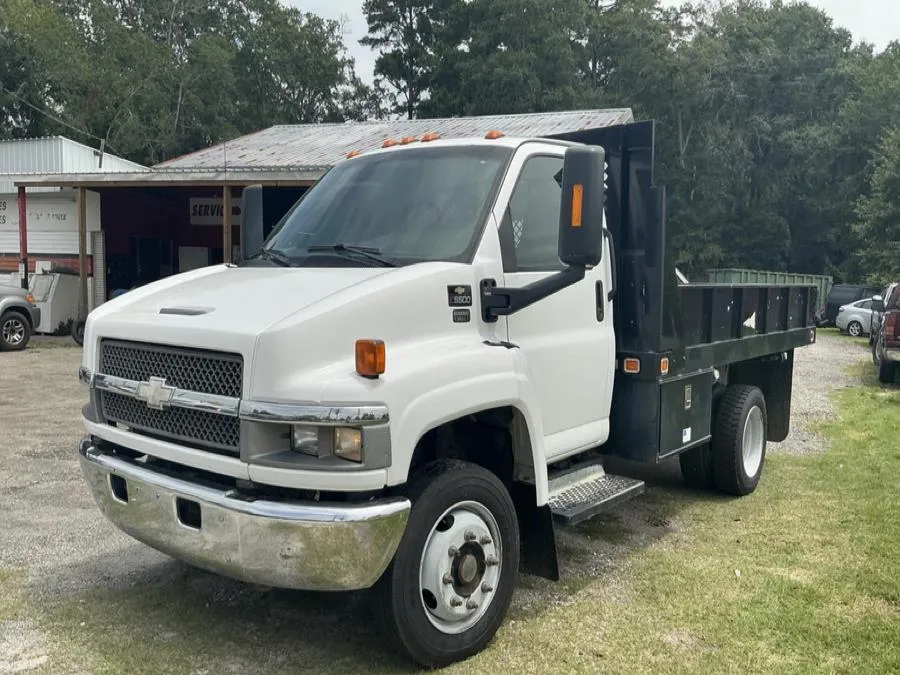 White 2005 Chevrolet CC5500 Regular Cab 2WD for sale in Dayton, OH