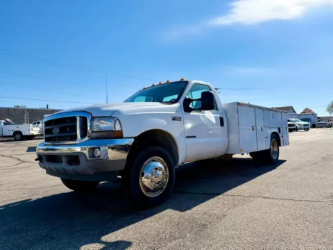 White 2002 Ford Super Duty F-450 DRW Reg Cab 165" WB 84" CA XL for sale in Dayton, OH