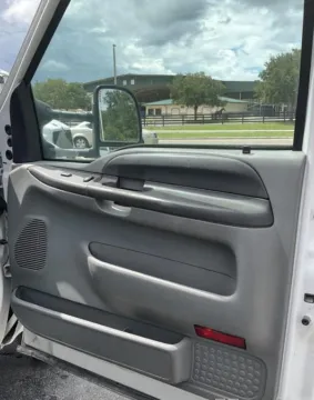 More photos of 2002 Ford Super Duty F-450 DRW Reg Cab 165" WB 84" CA XL at Dayton Work Trucks, OH