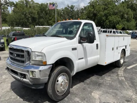 White 2002 Ford Super Duty F-450 DRW Reg Cab 165" WB 84" CA XL for sale in Dayton, OH