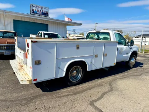 More photos of 2002 Ford Super Duty F-450 DRW Reg Cab 165" WB 84" CA XL at Dayton Work Trucks, OH