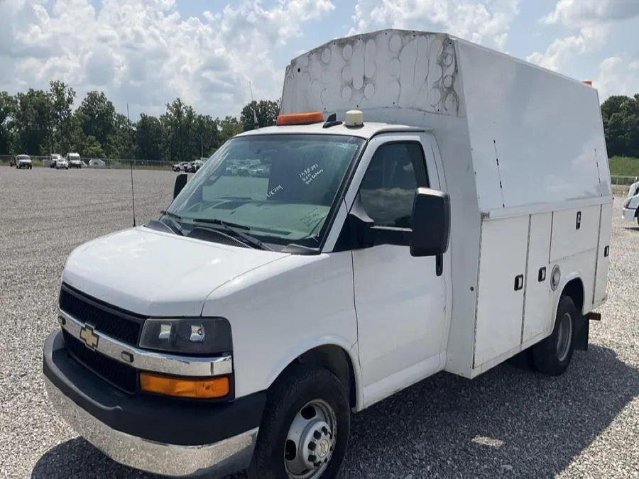 White 2017 Chevrolet Express Commercial Cutaway 3500 Van 139" for sale in Dayton, OH