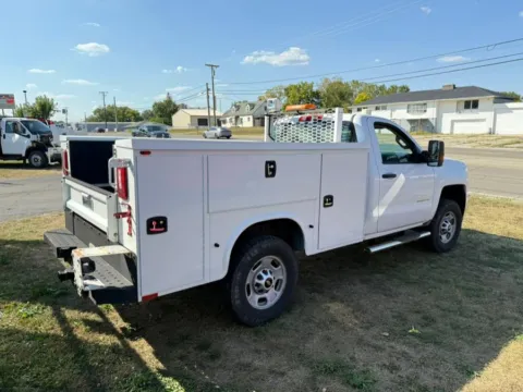 More photos of 2017 Chevrolet Silverado 2500HD 4WD Reg Cab 133.6" Work Truck at Dayton Work Trucks, OH