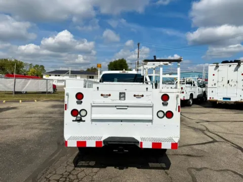 More photos of 2013 Ford Super Duty F-350 SRW 4WD Reg Cab 137" XLT at Dayton Work Trucks, OH