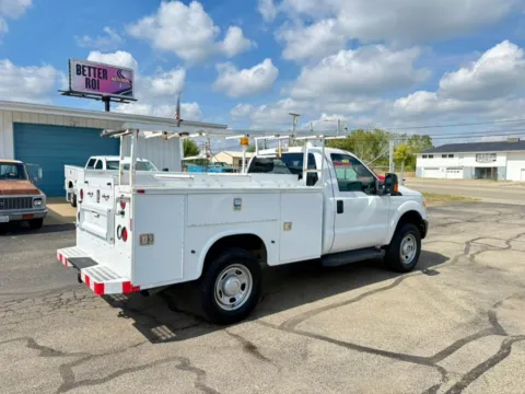More photos of 2013 Ford Super Duty F-350 SRW 4WD Reg Cab 137" XLT at Dayton Work Trucks, OH