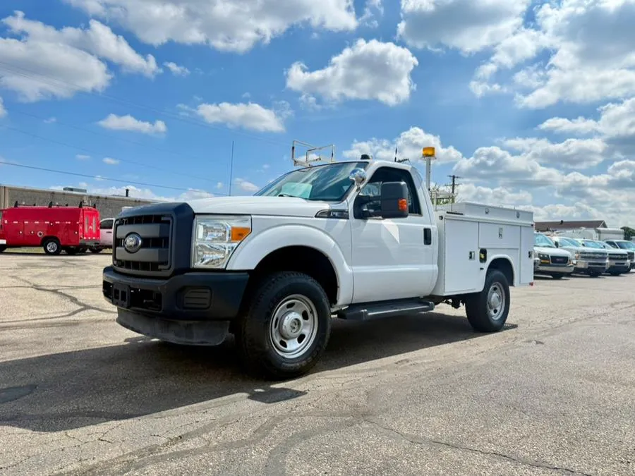 White 2013 Ford Super Duty F-350 SRW 4WD Reg Cab 137" XLT for sale in Dayton, OH