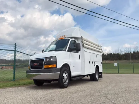 White 2018 GMC Savana Commercial Cutaway 3500 Van 139" for sale in Dayton, OH