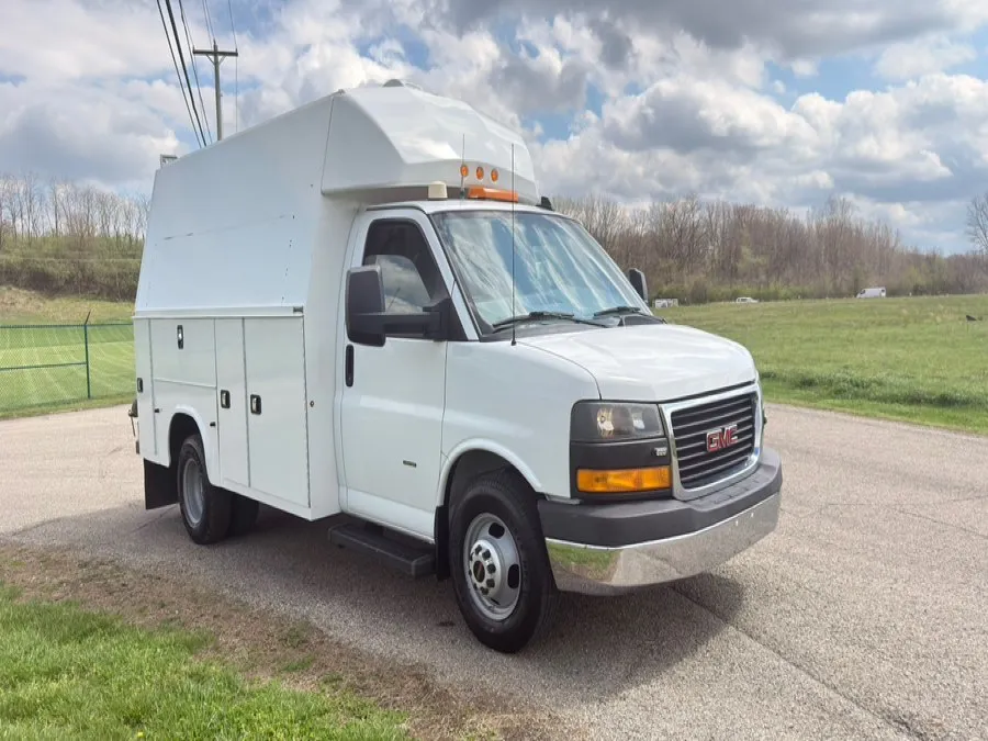 White 2018 GMC Savana Commercial Cutaway 3500 Van 139" for sale in Dayton, OH