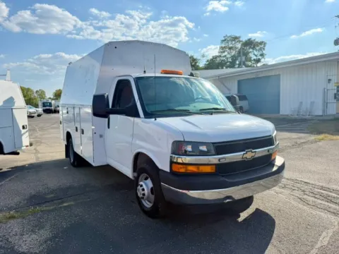 More photos of 2018 GMC Savana Commercial Cutaway 3500 Van 139" at Dayton Work Trucks, OH