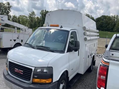 White 2018 GMC Savana Commercial Cutaway 3500 Van 139" for sale in Dayton, OH
