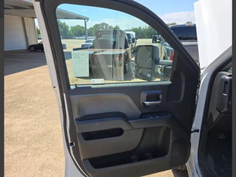 More photos of 2016 Chevrolet Silverado 2500HD 2WD Crew Cab 167.7" Work Truck at Dayton Work Trucks, OH