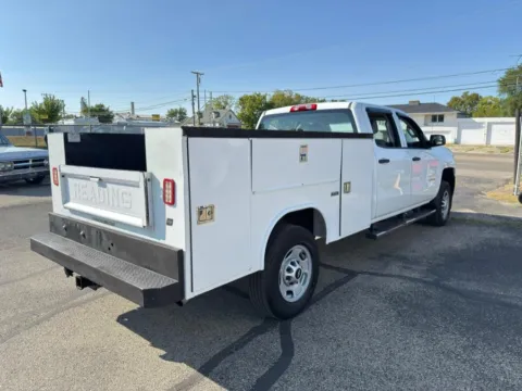 More photos of 2018 Chevrolet Silverado 2500HD 4WD Crew Cab 153.7" Work Truck at Dayton Work Trucks, OH