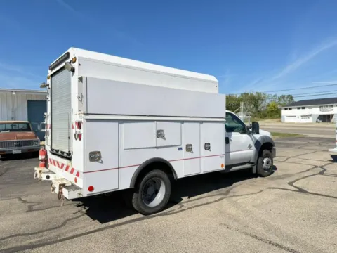 More photos of 2012 Ford Super Duty F-550 DRW 2WD Reg Cab 141" WB 60" CA XLT at Dayton Work Trucks, OH